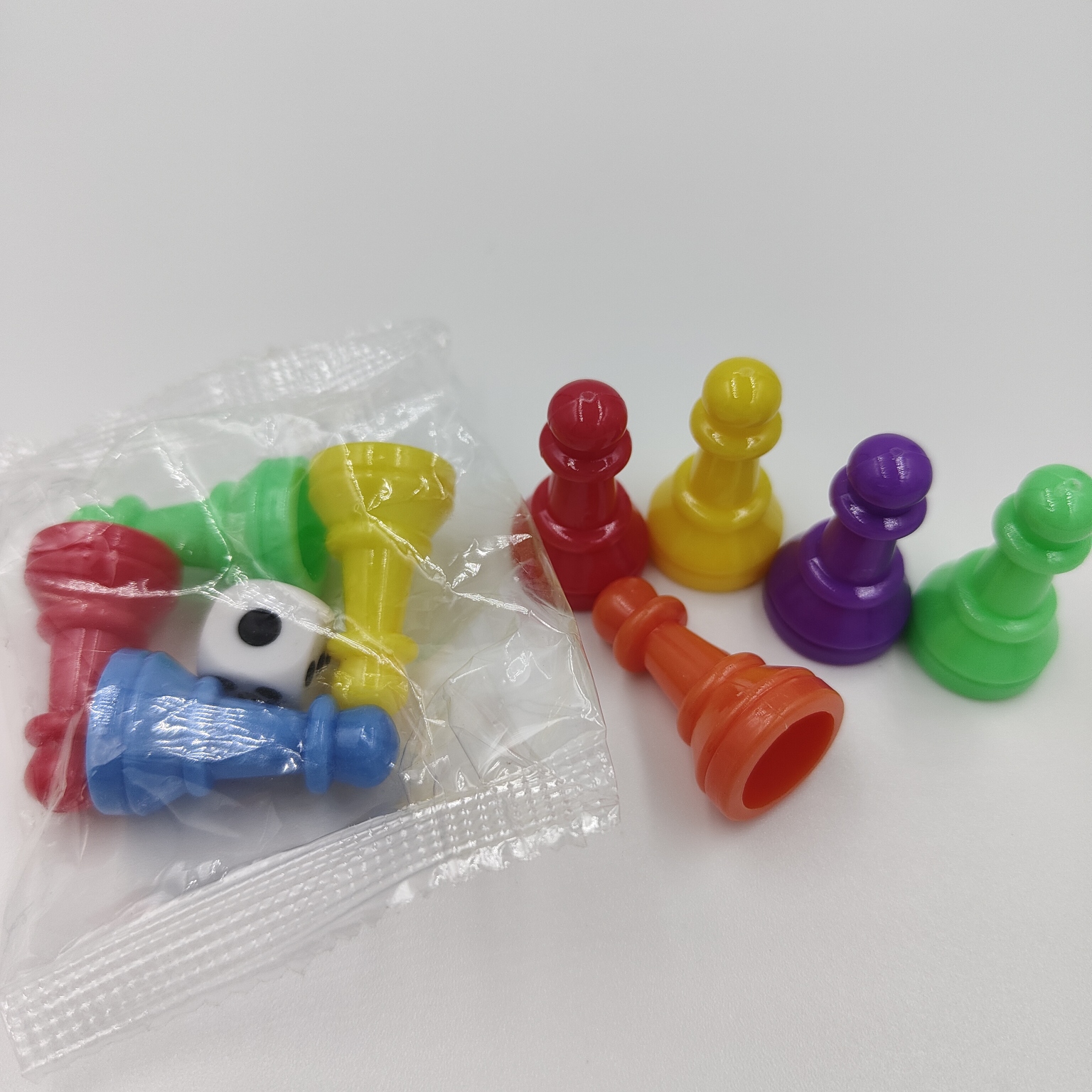 供应棋子 跳棋子塑料棋子环保材料 3.0Cm*1.7Cm有现货游戏配件