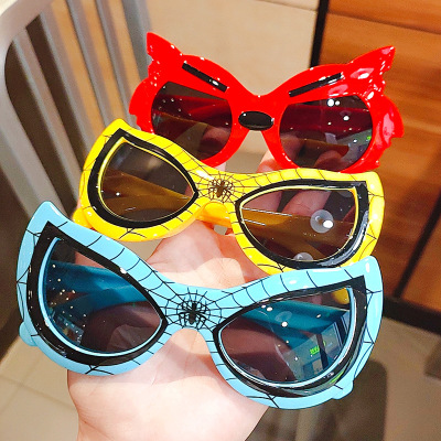 Kid's Eyewear UV-Proof Sunglasses Spider-Man Sunscreen for Boys Sunglasses Toy Glasses
