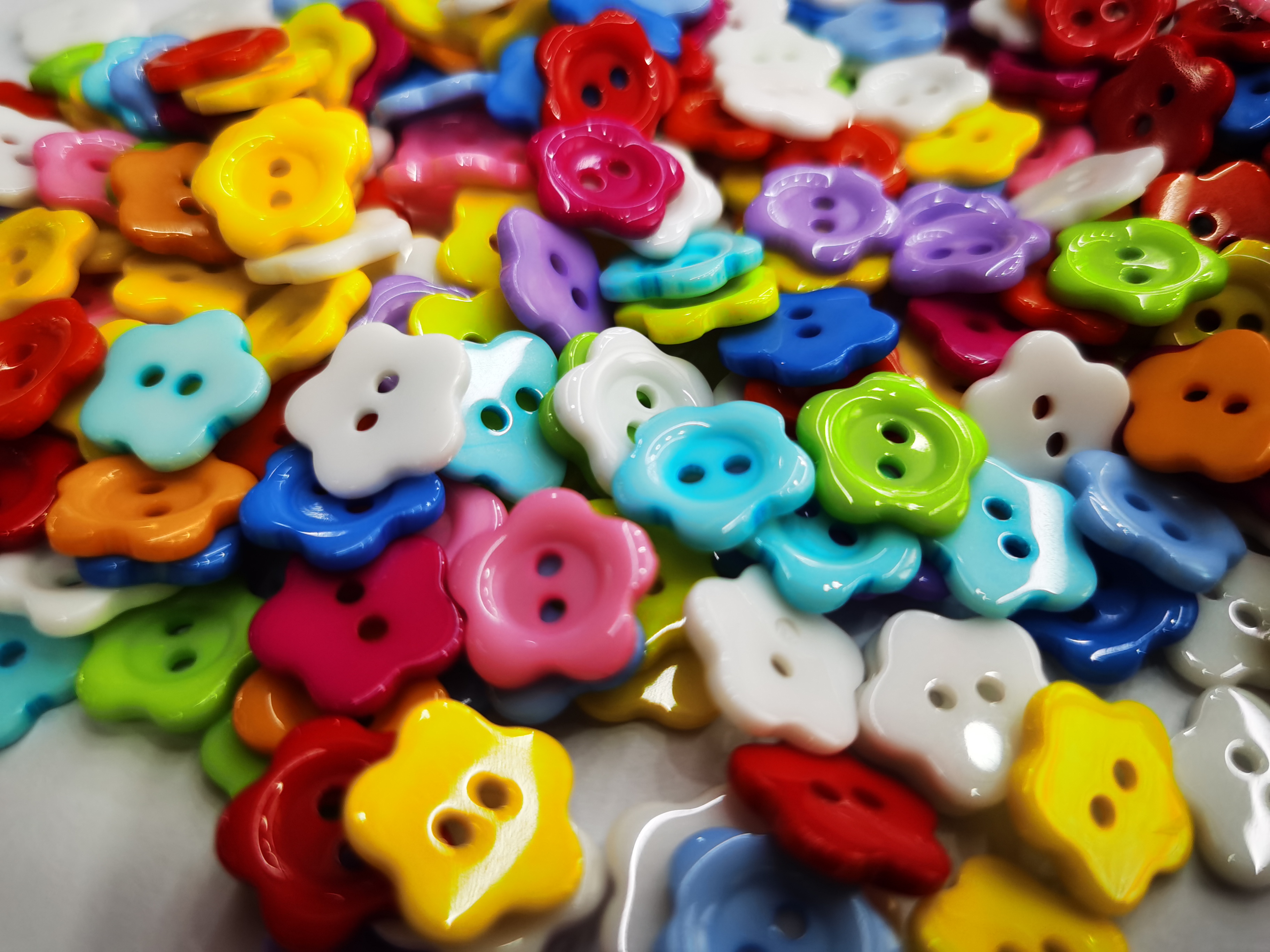 糖果色珠光梅花四眼纽扣12.5MM暗眼树脂塑料纽扣