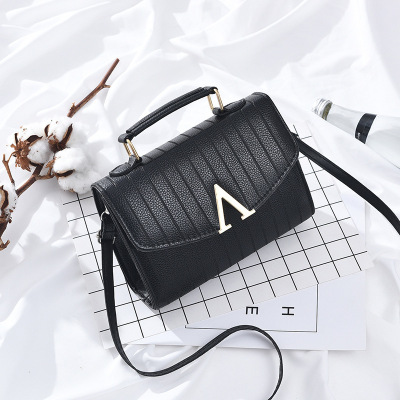 Factory Wholesale Stall Bag 2-15 Yuan Small Bag Female 2021 New Girl Portable Crossbody Small Square Bag