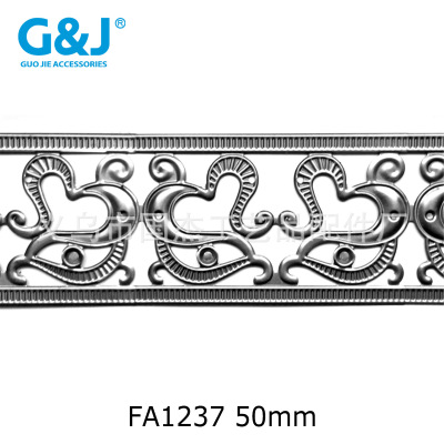 Metal Stamping Fashion Pattern Wedding Cake Stand Fruit Plate Fresh Flower Stand Love Logo Iron Lace Pattern Strip