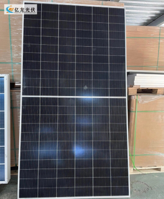 Single Crystal 600W Solar Panel Photovoltaic Power Generation System Components Mono Solar Panel 600W Spot Production