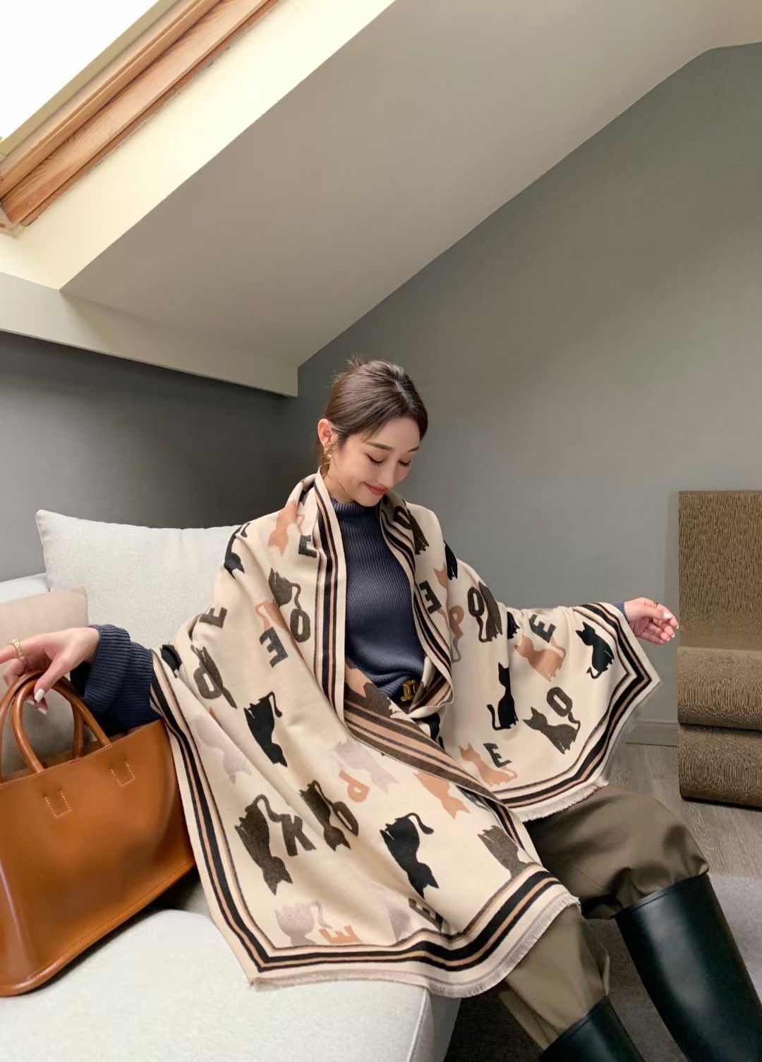 秋冬新品白金绒系列高贵典雅围巾稳重披肩时尚潮流保暖抗风