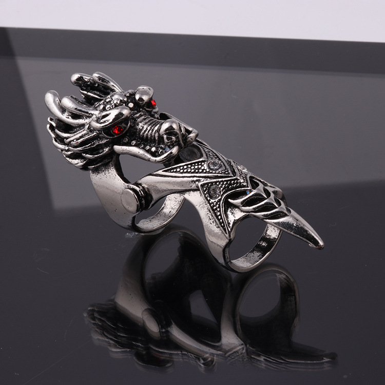 简约时尚款几何龙头连体镶钻镂空手指关节戒指孟宇饰品