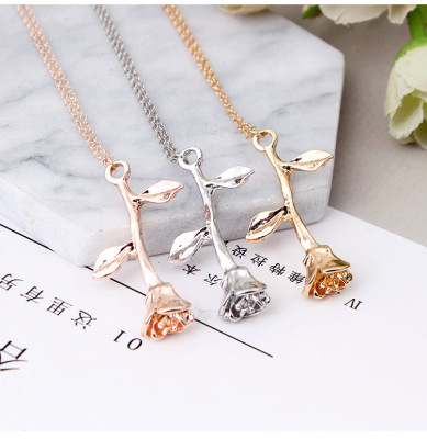 Exquisite Three-Dimensional Hollow Rose Pendant Necklace for Girlfriend 2.14 Valentine's Day Gift Qixi New