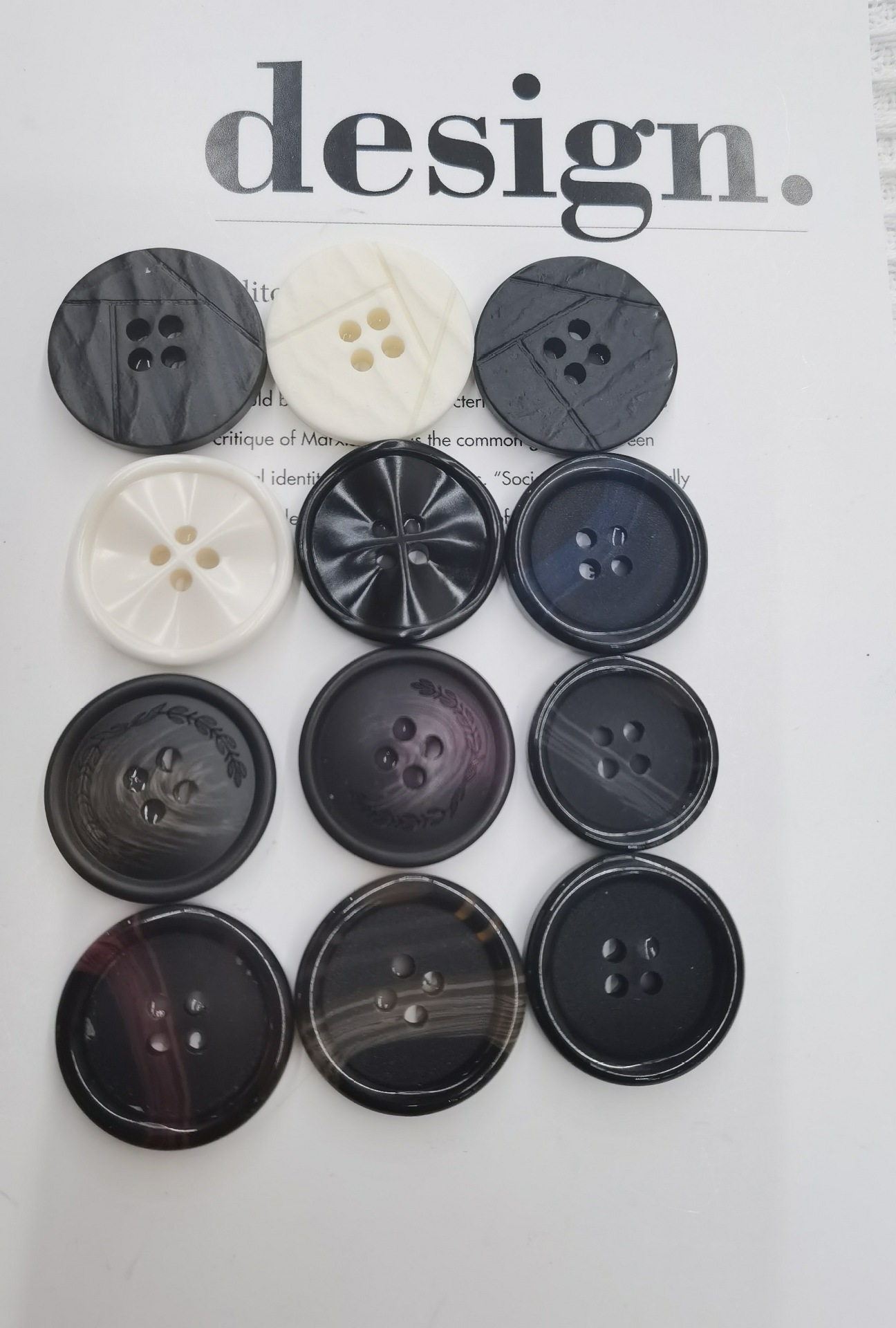 高档圆形树脂毛衣大衣外套风衣纽扣男士西服西装裤子女四眼钮扣黑