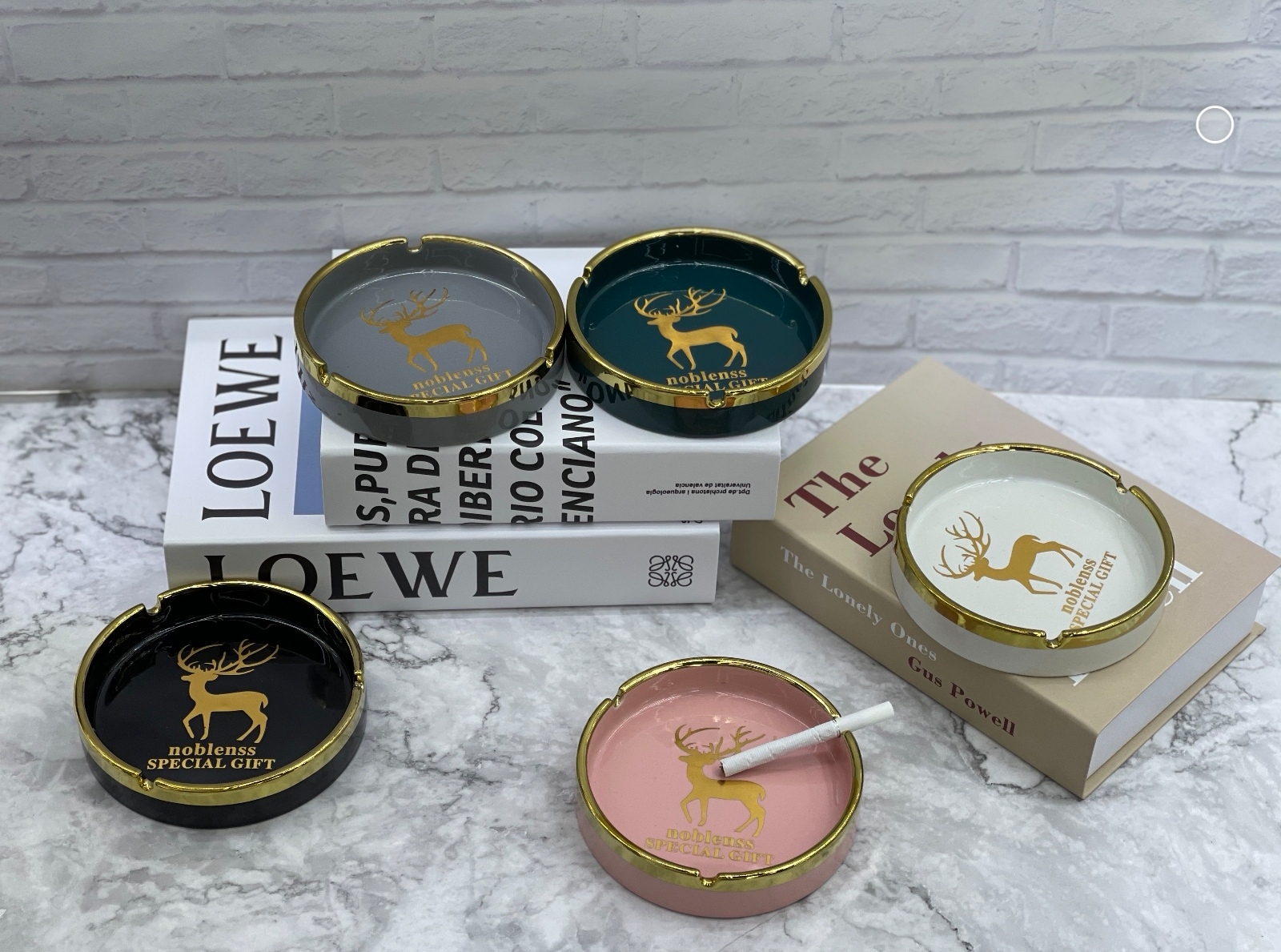 创意烟灰缸北欧风轻奢小摆件可爱个性潮流陶瓷家用客厅高档装饰品