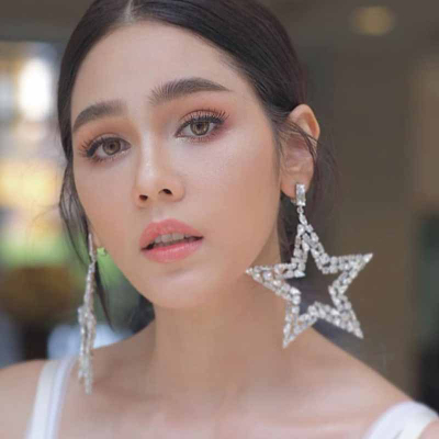 Korean Exaggerated Crystal Full Diamond Big Pentagram Earrings Qi Wei Same Product Graceful and Fashionable Personality Silver Pin Eardrops Female