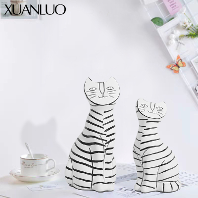 Nordic Minimalist Living Room Decoration Creative Striped Abstract Resin Cat Model Room Sales Department Soft Decoration
