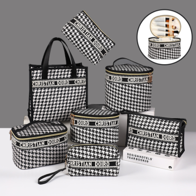 New Houndstooth Large Capacity Cosmetic Bag Portable Fashion Wash Bag Travel Printing Waterproof Hand Bag