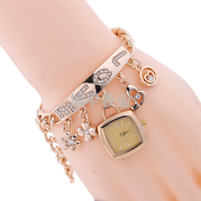 Korean fashion bracelet watch fashion diamond inlaid Love Pendant women's fashion watch new women's Watch
