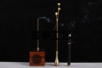 [Fengyun Three-Piece Set] Classical Rosewood Music Incense Burner
Material: Purple Sandalwood, Rosewood (Africa),