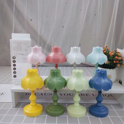 New Retro Table Lamp Bedroom Bedside Lamp Mini Small Night Lamp Ins Style Girly Simplicity Desktop Decoration Home