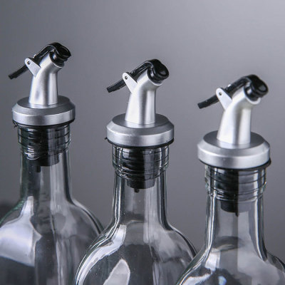 Silver Spray Paint Oil Stopper Plastic Oil Stopper Soy Sauce and Vinegar Bottle Stopper Oil Bottle Cap Oil Dispenser Nozzle