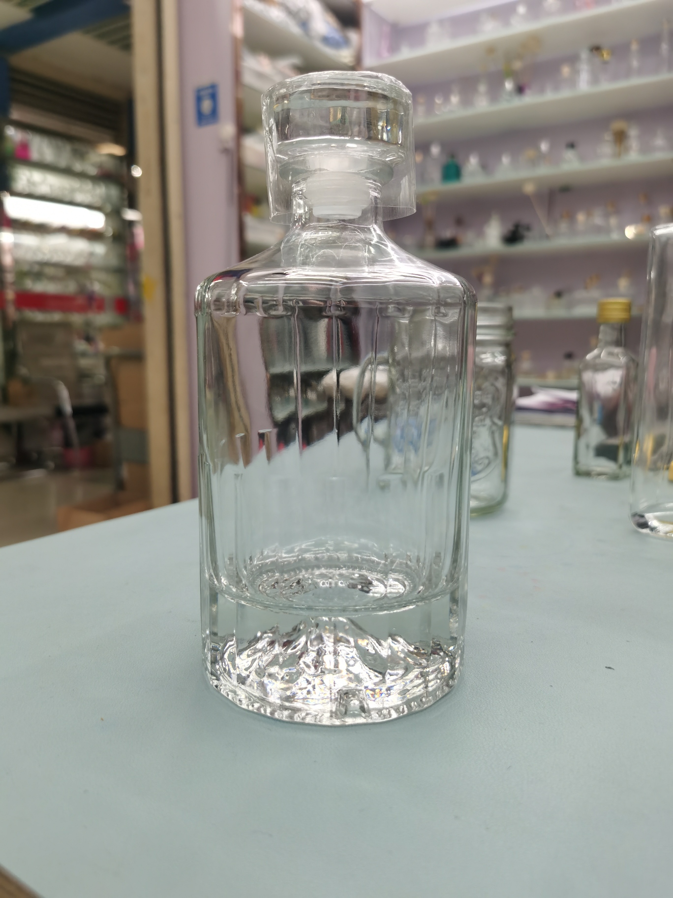 高档圆形白酒瓶洋酒酒瓶750/500ml