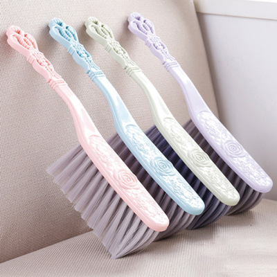 European-Style Carved Bed Brush Long Handle Household Plain Brush Sofa and Carpet Anti-Static Plastic Dusting Brush Wholesale