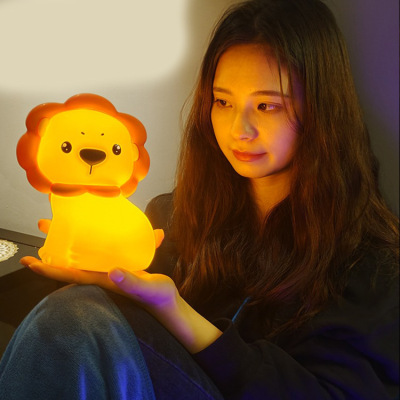 Lion Pat Small Night Lamp USB Rechargeable Bedside Desk Cartoon Creative Eye Protection Desk Lamp Breastfeeding Soft Light Lamp