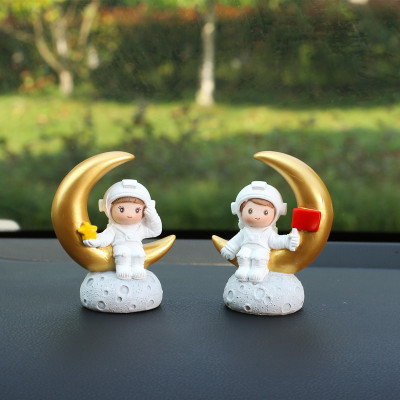 Car Decoration Creative Cute Plug-in Astronaut Home Car Resin Crafts Home Cake Baking Decoration