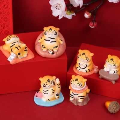 New Year Creative Little Cute Tiger Fuhu Resin Decorations Heart Cute Tiger Cake Baking Car Doll Hand Gift