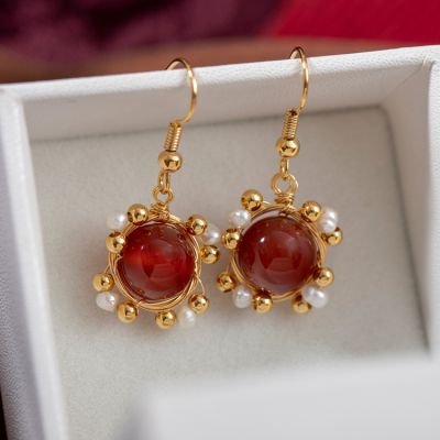 Classic Jewelry Light Luxury and Simplicity Copper Ear Hook 18K Gold Plating Natural Freshwater Pearl Red Agate Gold Ball Bead Earrings