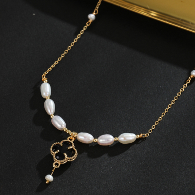 Classic Jewelry Light Luxury and Simplicity Style 18K Gold Plating Natural Freshwater Pearl Necklace Four-Leaf Clover Pendant Black Style