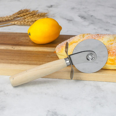 Amazon Hot Sale Wooden Handle Pizza Cutter Wheel Knife Cake Knife Pancake Knife Cake Baking Car Wheel Tools