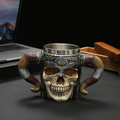 Amazon Wish Hot Sale Hot Sale Ghost Head Horn Cup Resin Craft Antique Personality Skull Head with Handle Wine Glass