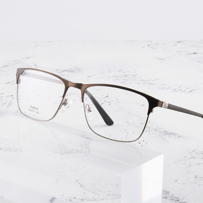 Business Glasses Retro Square Metal Optical Frame Myopia Glasses Unisex Eye Protection Glasses Frame
