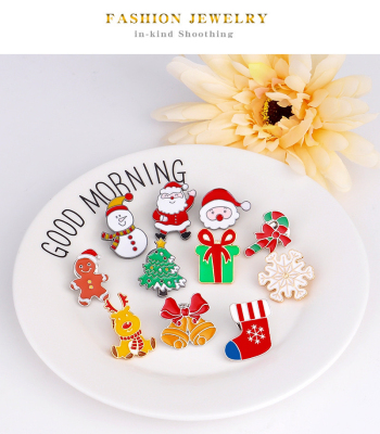 Christmas Brooch Female Ornament Badge Santa Claus Pin Japanese Cute Trendy Unique Accessories Mini Ornaments