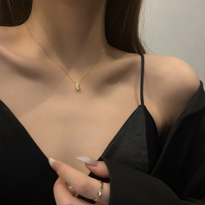 2021 New Korean Style Internet Celebrity Ins Style Titanium Steel Necklace Female Simple Temperament about Clavicle Chain Irregular Personality Pendant