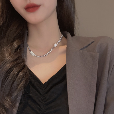 2021 New Design Sense Metal Chain Pendant Trendy Pearl Cross Necklace Female Personalized Cold Style Clavicle Chain