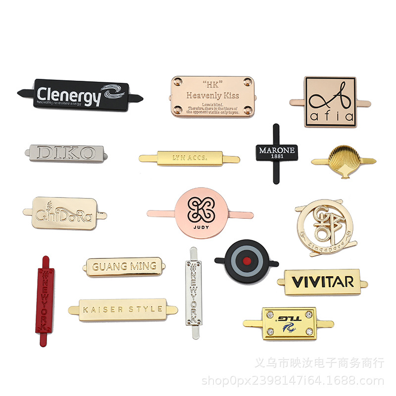 压铸金属标牌长方形化妆箱脚仔logo设计厂家可定金属箱包logo标牌
