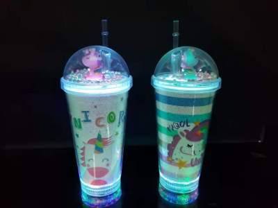 Hot Selling Flowers Sequins Cup with Straw Creative Male and Female Student Couple Handy Cup Double Wall Cooling Plastic Cup Wholesale