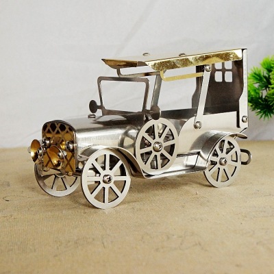 New Arrival Sent Stainless Steel Cutting Metal Classic Car Model Decoration Children's Gift SMG Classic Car