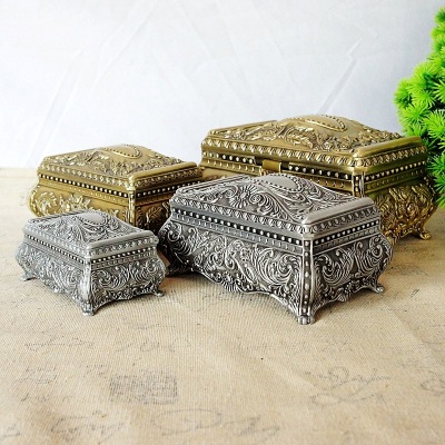European-Style Classical Carved Fine-Grained Rose Wedding Jewelry Gift Box Zinc Alloy Material High-End Jewelry Box
