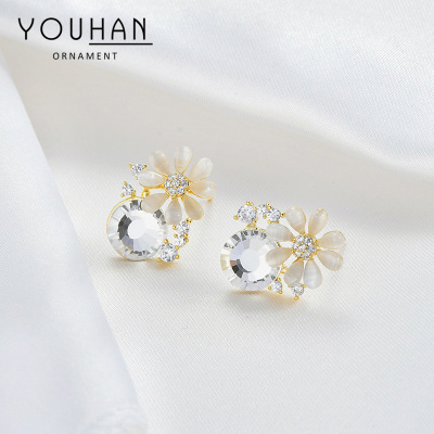 Early Spring 2022 New Elegant Stud Earrings for Women Sterling Silver Needle Niche Design Petal Ear Accessory Cat's Eye