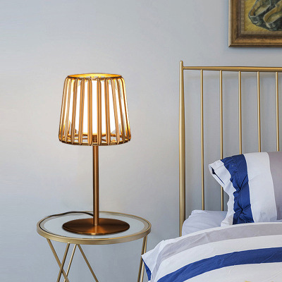 Nordic Instagram Style Light Luxury Bedroom Bedside Lamp Solid Wood Living Room Simple Modern American Style Vintage Desk Lamp Study
