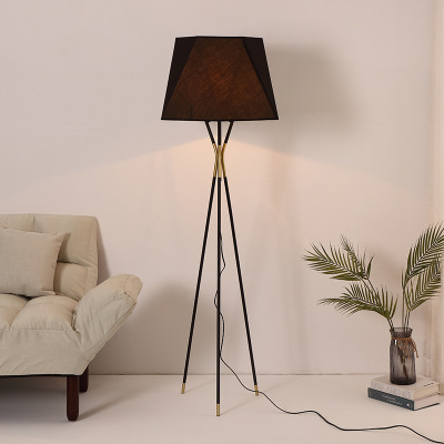 Light Luxury Modern Floor Lamp Nordic Creative Black Cross Floor Lamp Decoration Living Room Bedroom Showroom Lamps