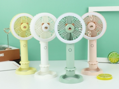 [Brand Item No.] Sq2218h
[Product Name] Pig Light with Base Third Gear Rechargeable Fan