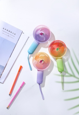 "Product Number" YS2103-1
"Product Name" Gradient Simple Handheld Fan (3 Colors)