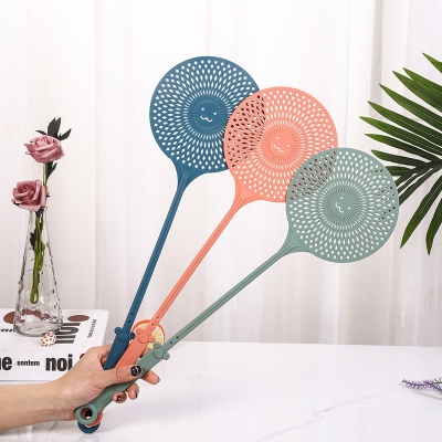 M07-108 Mesh Smiley Face Swatter Summer Long Handle Manual Fly Killing Racket Simple Plastic Solid Color Mosquito Swatter