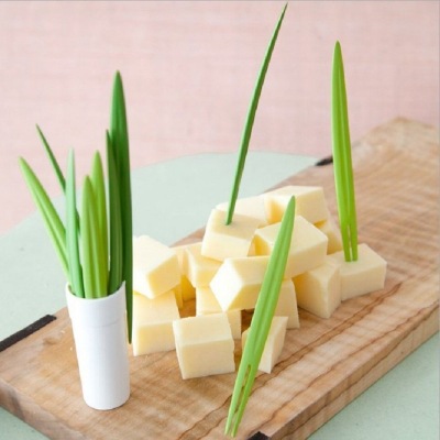 Creative Cross-Border E-Commerce New Bamboo Leaves Green Shape Fruit Fork Sign Fruit Toothpick Kitchen Supplies 10 Pieces
