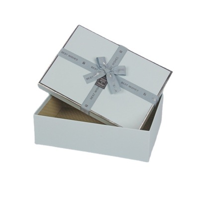 Factory Supply New Simple and Fresh Flowers and Plants Gift Box Retro Fashion Packaging Hard Paper Packing Box