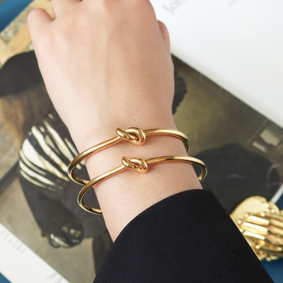 American Ins Style Elegant Personality Fashion Thick and Thin Open Knotted Bracelet Titanium Steel 18K Gold Plating Z128