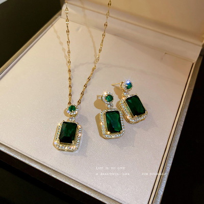 Zircon Emerald Crystal Geometric Earrings and Necklace Set Vintage Premium Stud Earrings Temperament Clavicle Chain