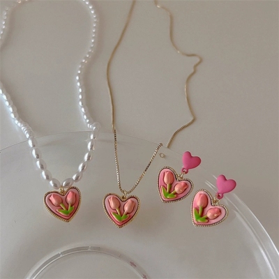 New Sterling Silver Needle French Love Tulip Earrings Affordable Luxury Style Sweet Peach Heart Short Pearl Necklace Necklace Tide
