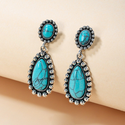 European and American Retro Fashion Green Turquoise Stud Earrings Bohemian Style Socialite Temperamental Earrings Crack Turquoise Exaggerated Earrings