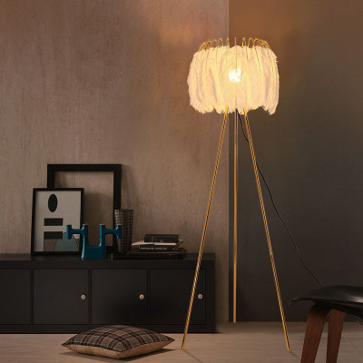 Nordic Creative Floor Lamp Post-Modern Living Room Bedroom Study and Restaurant Floor Lamp Personality Feather Shape Lighting