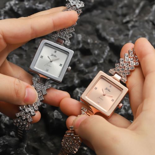 Cross-Border New Arrival Temperament Small Square Watch Korean Fashion Diamond Women‘s Quartz Watch Fashion Combination Women‘s Watch Wholesale