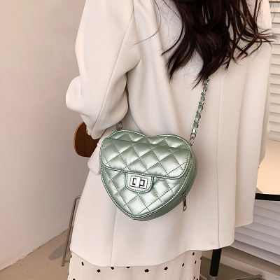 Stylish Good Texture Trendy 2022 Spring New Trendy Patent Leather Personality Heart-Shaped Rhombus One Shoulder Crossbody Bag Ladies Bag